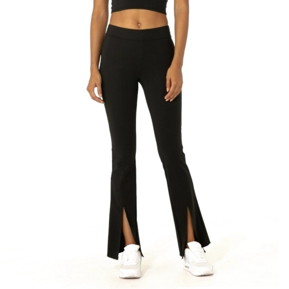 Alo Flutter Flare Leggings